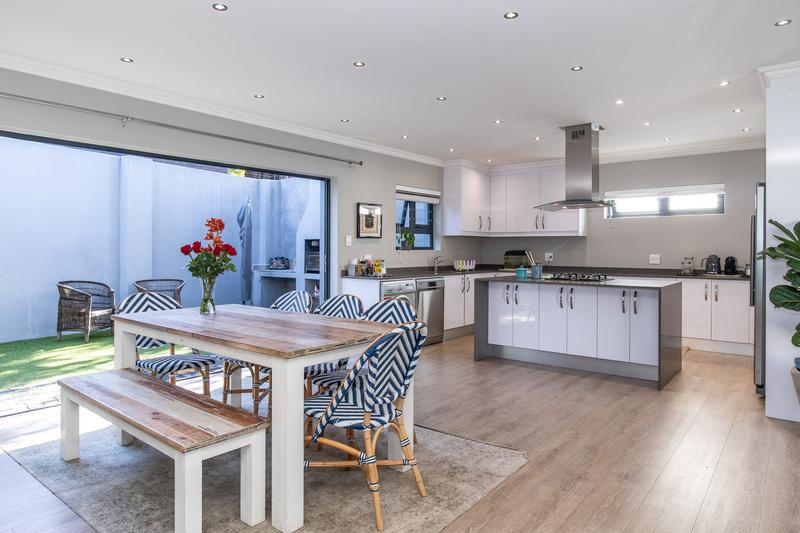 To Let 3 Bedroom Property for Rent in Constantia Western Cape